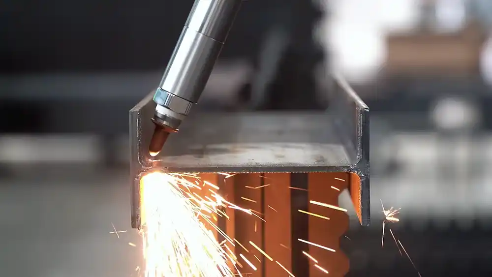 Máquina de corte láser AORE GR-H para fabricación de estructuras con perfiles H, vigas I y perfiles angulares de gran sección